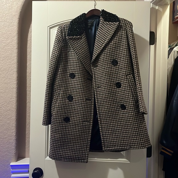 J crew houndstooth coat with bejeweled embellished collar. Size 0 - Picture 2 of 4